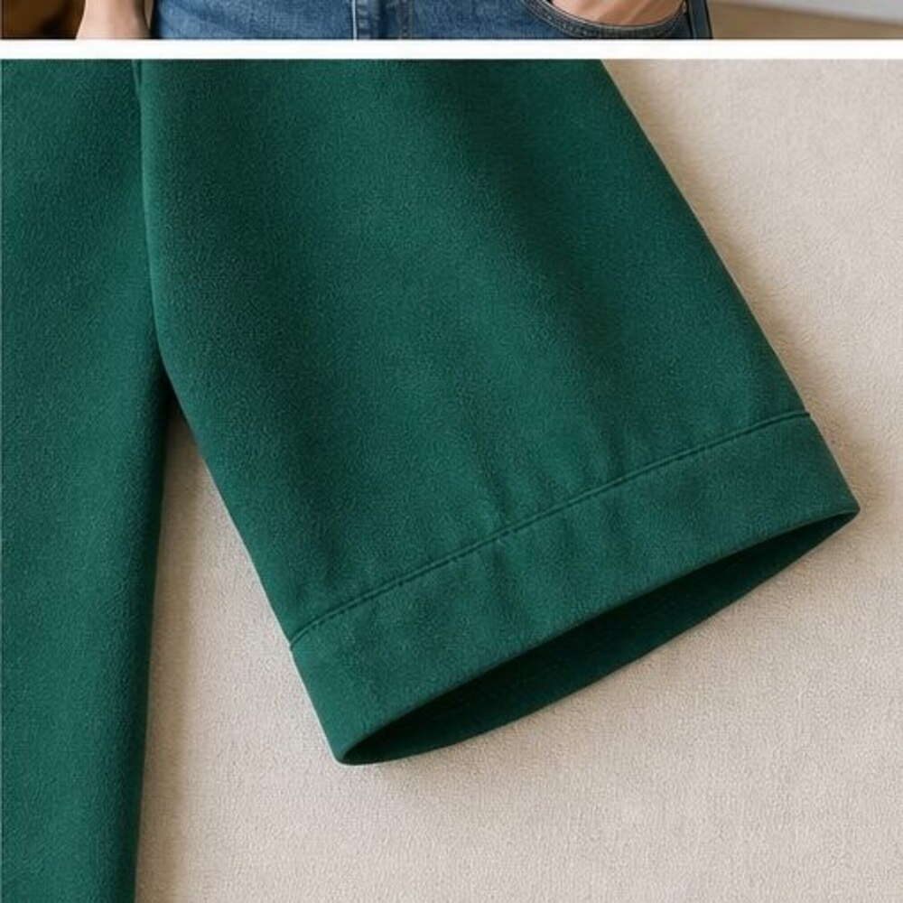 Emerald Button Blouse - Picture 5 of 6